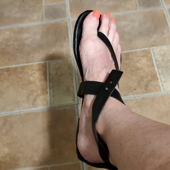 Black sandals - Picture 2 of 3